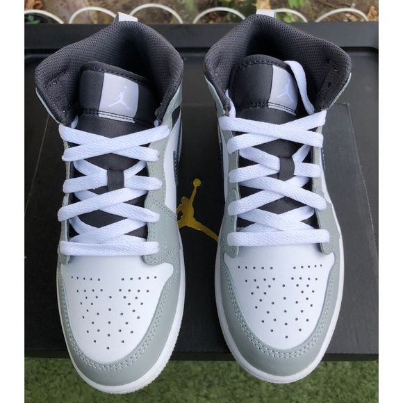 Air Jordan 1 Mid “Light Smoke Grey” Size 10c Toddler - Picture 2 of 8